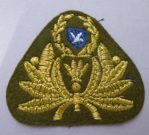 Greece : Cyprus National Guard Officer's cap badge.