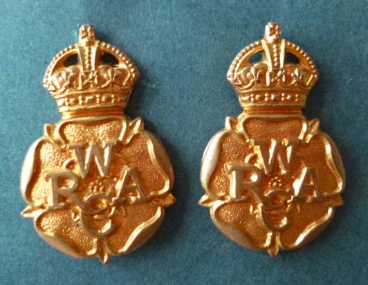 Pair of Women's Royal Army Corps 'WRAC'  King's crown collar badges, 1949-52.