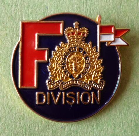 Canada : Royal Canadian Mounted Police (Mounties) F Division Queen's crown lapel badge.