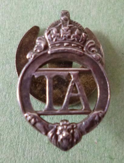 Territorial Army 'TA' King's crown buttonhole lapel badge.