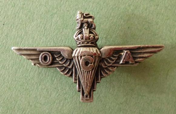 Parachute Regiment Old Comrades Association Pin-back King's crown Lapel Badge.