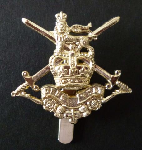Infantry Training Battalion / Junior Leaders Queen's crown Cap Badge.