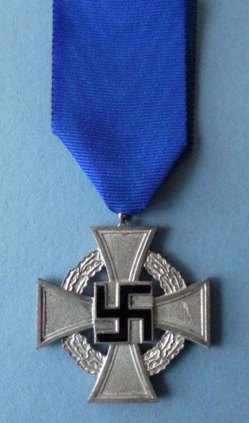 Third Reich : Loyal Service Cross 2nd Grade for 25-years service (Treudienst-Ehrenzeichen 2. Stufe) .