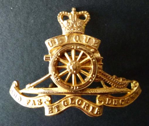 Royal Artillery (Queen's crown) Officer's Cap Badge.