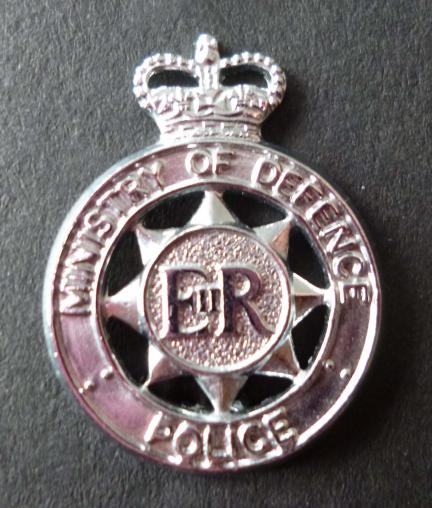 Ministry of Defence Police (Queen's crown) Cap Badge.