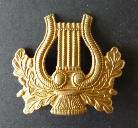 Army Bandsman / Musician un-crowned Gilding-metal Arm-badge.