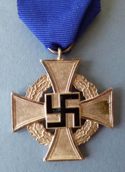 Third Reich : Loyal Service Cross 2nd Grade for 25-years service (Treudienst-Ehrenzeichen 2. Stufe) .