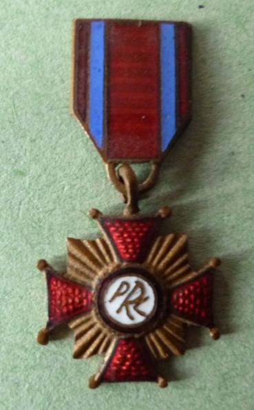 Poland : Cross of Merit (Krzyz Zaslugi) 1st Class Enameled Miniature Lapel-badge.