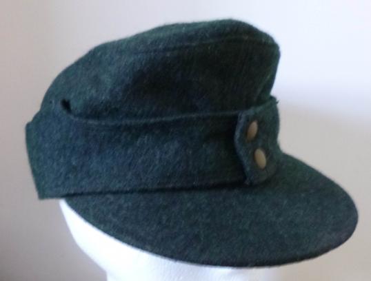 Third Reich : Dark-green M43 Field-cap with Gilt Buttons.