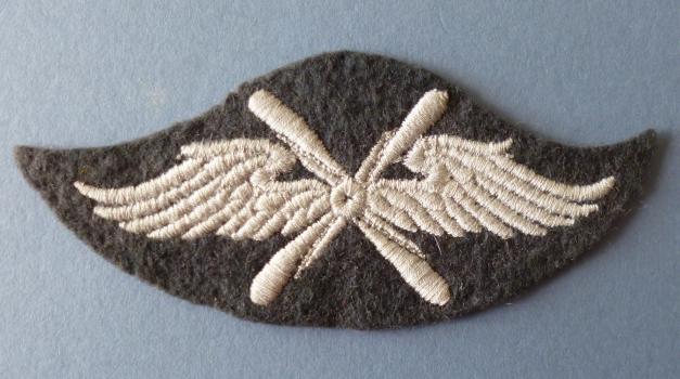 Third Reich : Luftwaffe Flying Personnel's Machine-embroidered Armbadge.