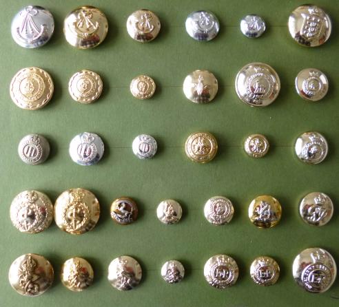 AWC Militaria Collection Of 50 Different British Army Buttons   51433a 