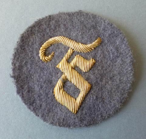 COPY : Third Reich - Luftwaffe Silver-wire Hand-embroidered Armbadge for a Feuerwerker (Ordnance / Pyrotechnician).