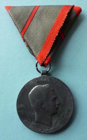 Austria : WW1 Imperial 1918 Medal for War Wounded on the Ribbon indicating One Wound.