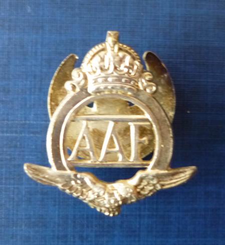 WW2 Auxiliary Air Force Member's Silver 'AAF' Lapel-badge.