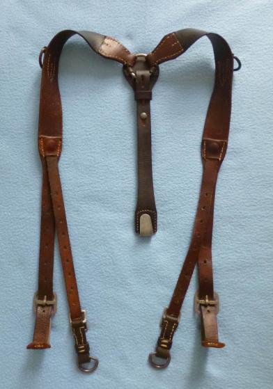 Third Reich : Wehrmacht Combat 'Y' Straps (Belt Support Straps).