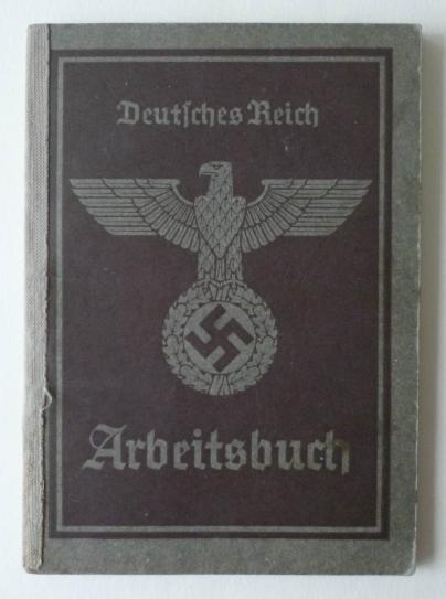 Third Reich : Arbeitsbuch (Second pattern) to a woman.