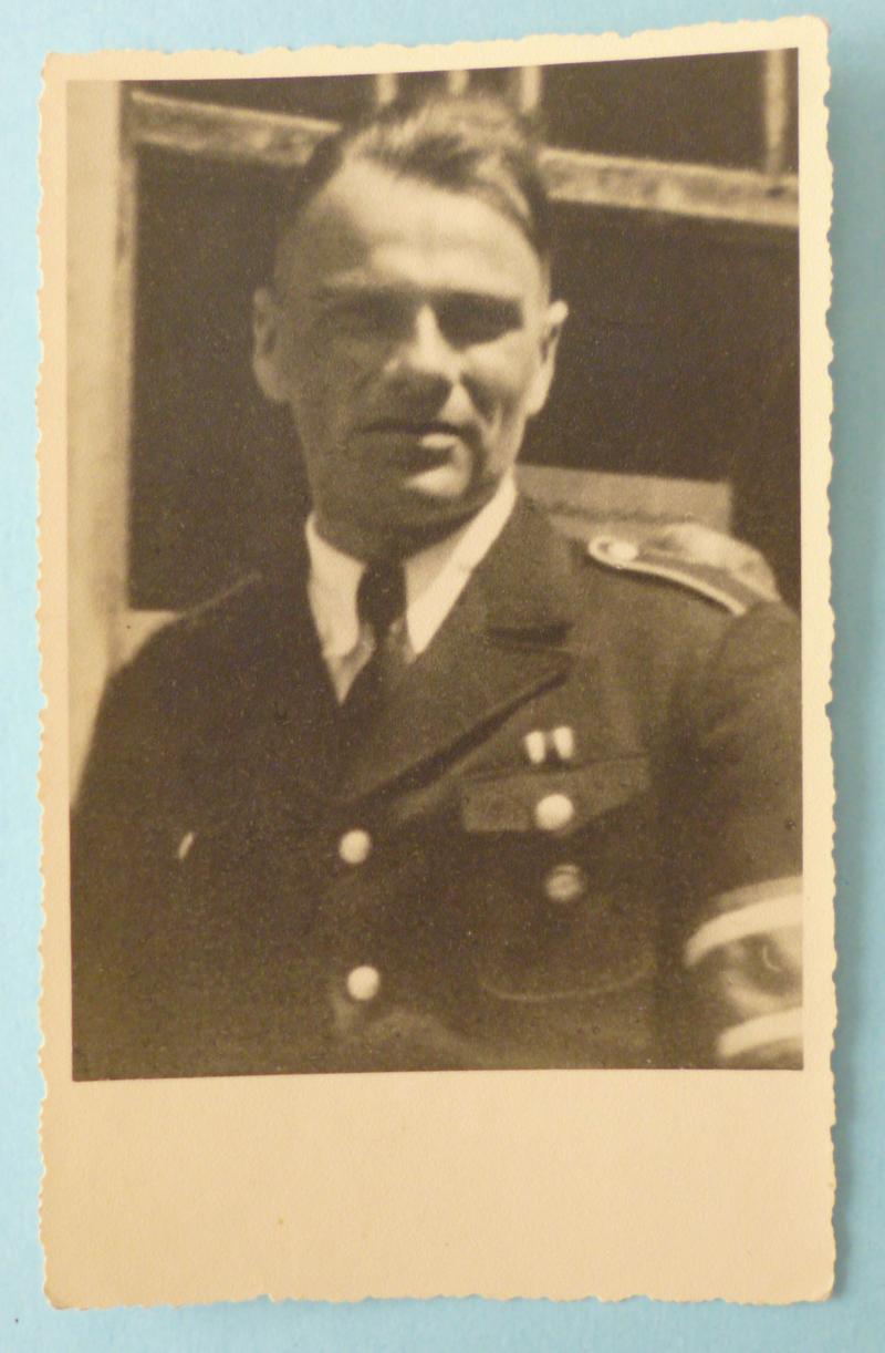 Third Reich : NS Deutscher-Studentenbund Postcard-photo of a Uniformed Member.