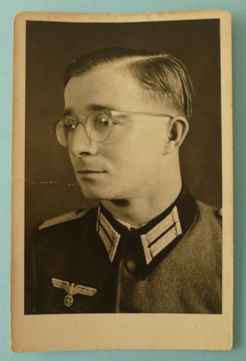 Third Reich : Postcard-photo of an Army Leutnant.