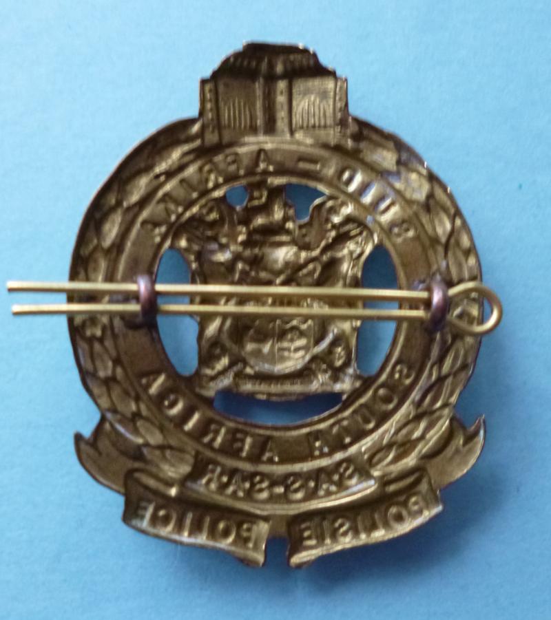 South Africa : Railway Police pre-1986 Cap-badge.