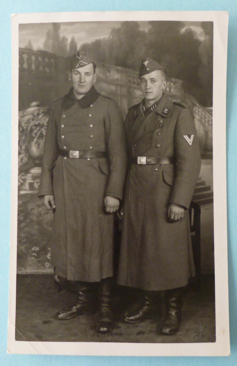 Third Reich : Studio Photo of an Army Private and a Luftwaffe Obergefreiter wearing Greatcoats.