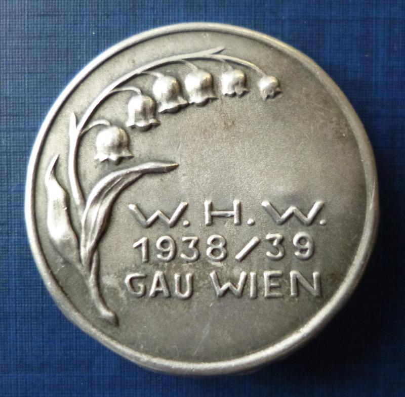 Third Reich : Winter Relief 'WHW 1938/39 Gau Wien' (Vienna) Donation-badge.