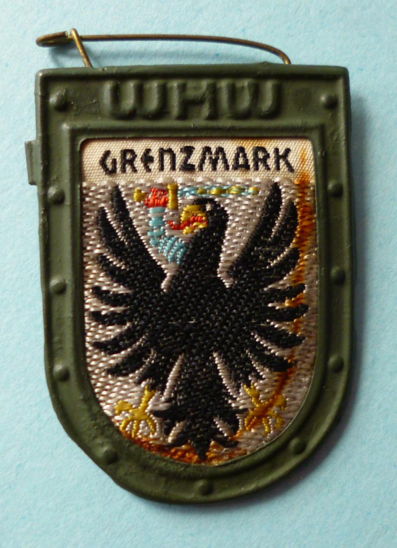 Third Reich : Winter Relief (WHW) Donation-badge.