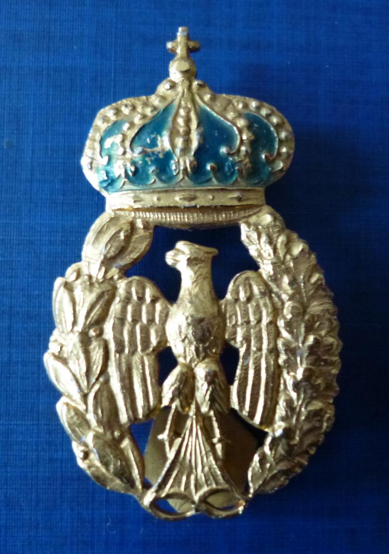 Italy : WW2 Royal Italian Air Force (Regia Aeronautica) Cap-badge.