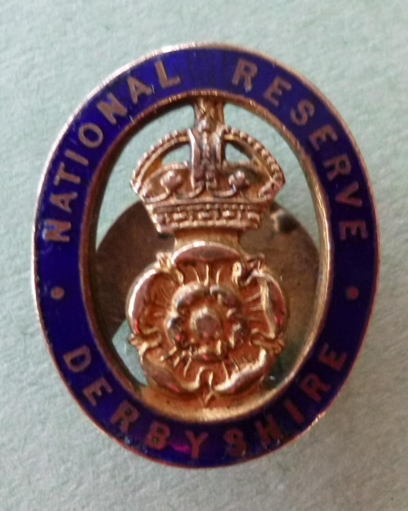 WW1 National Reserve Derbyshire Enamel and Gilt Buttonhole Lapel Badge.