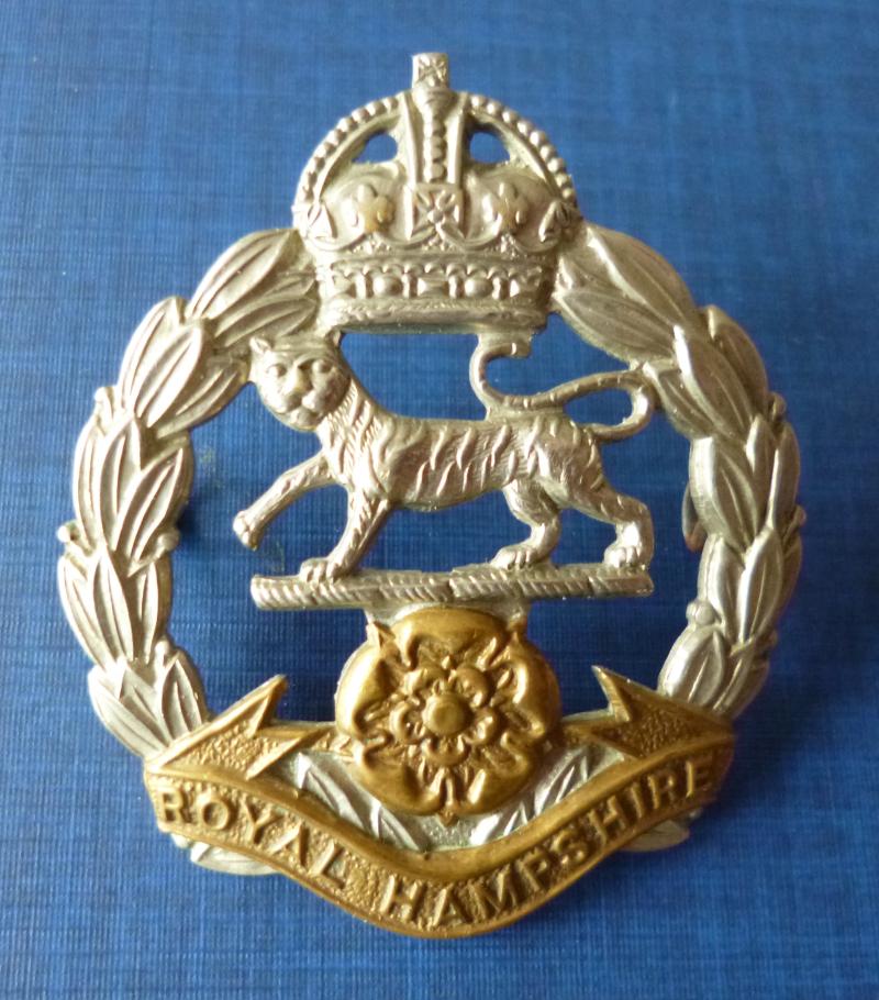 Royal Hampshire Regiment King's crown Cap-badge.