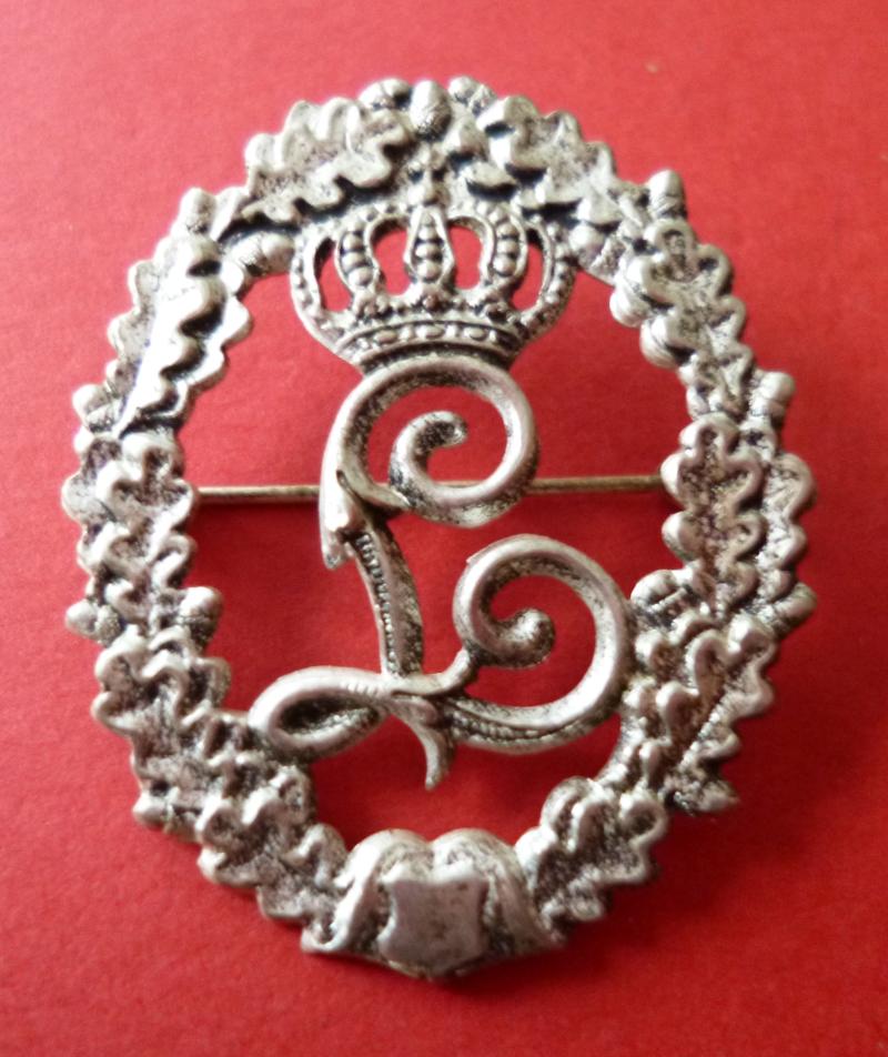 Third Reich / Weimar : German Königin-Luise-Bund Membership Badge.