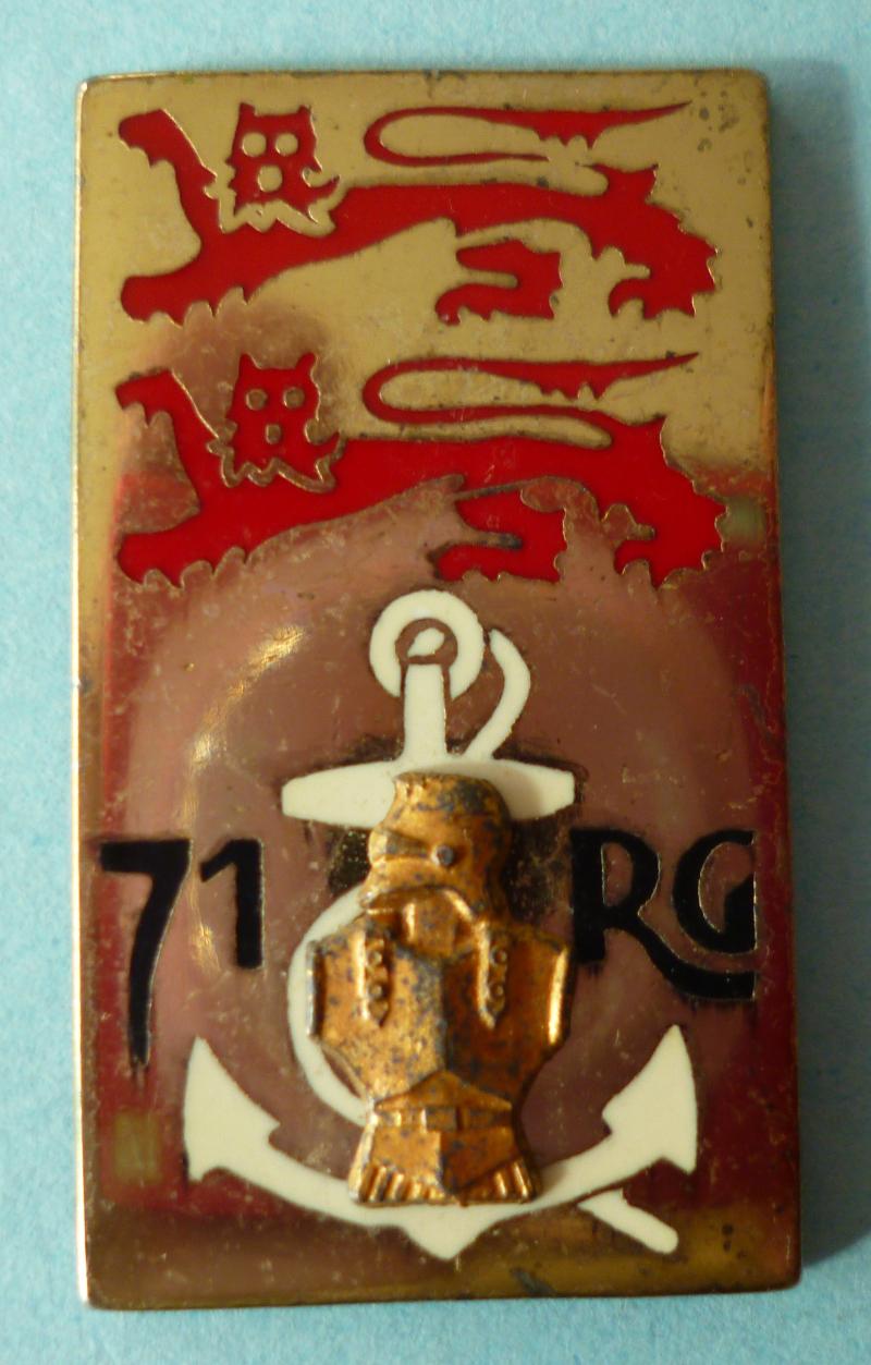 France : Army 71st Engineer Regiment (71e Régiment du Génie) Enamelled Formation Badge.