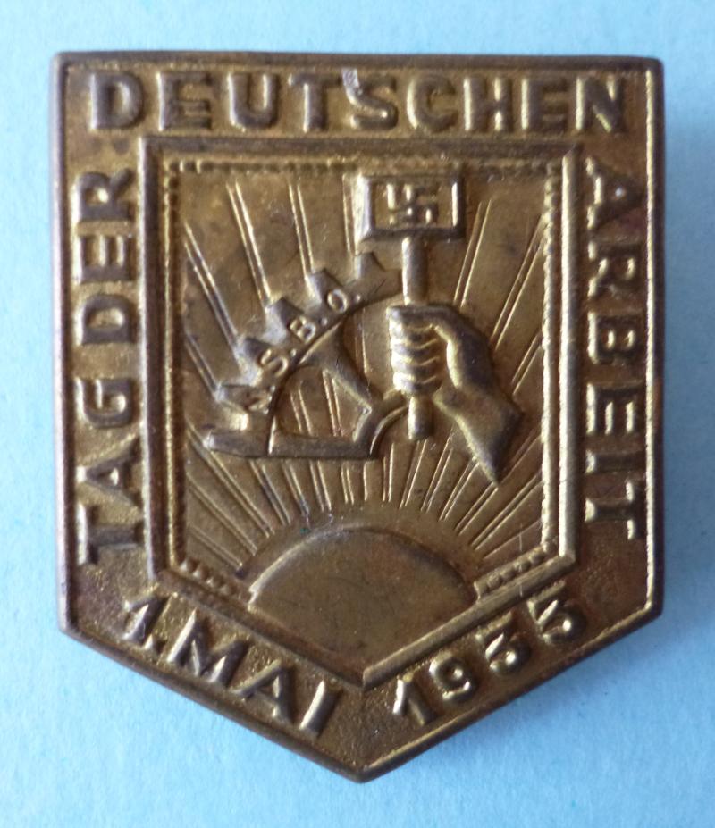 Third Reich : NSBO Tag der Deutschen Arbeit 1 Mai 1933 Donation-badge.