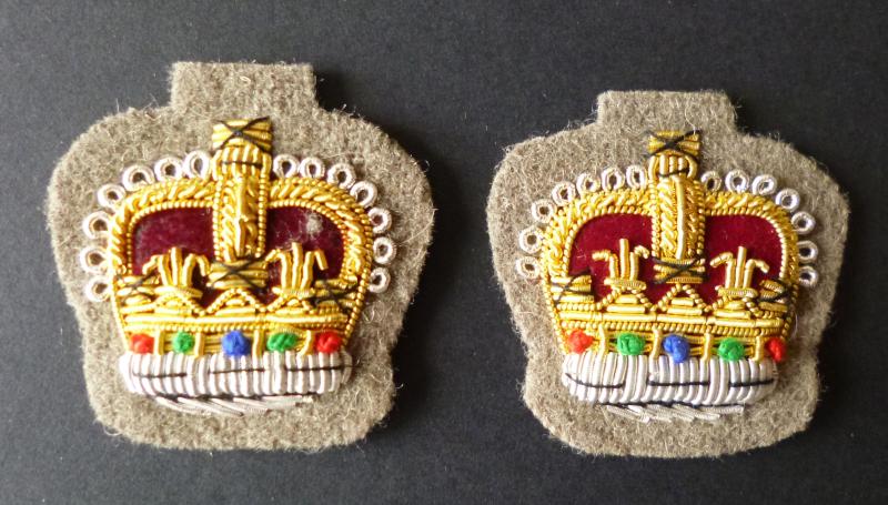 Pair of Army Hand-embroidered Wire Queen's crown Rank-badges.