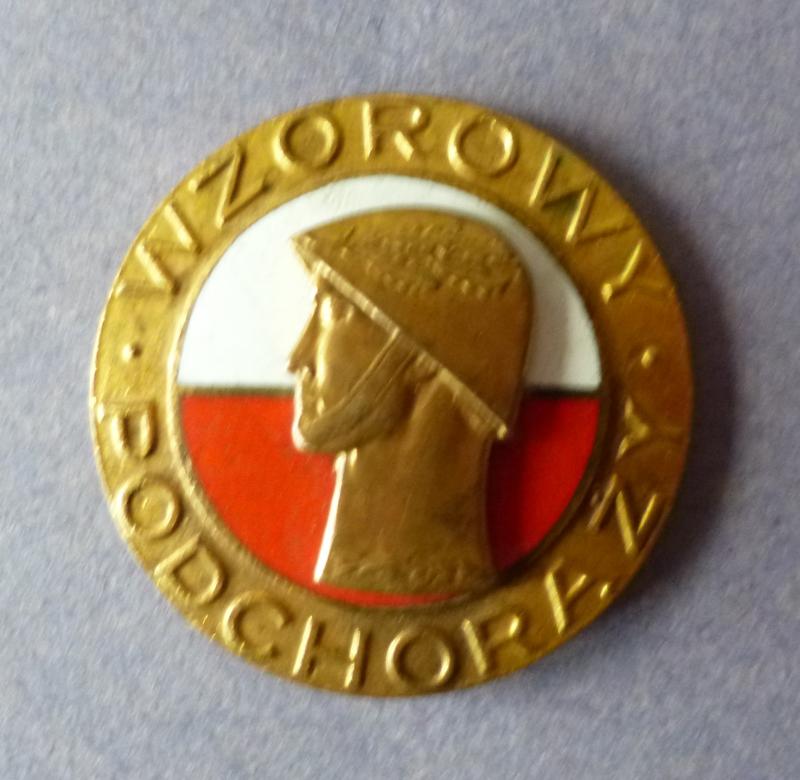 Poland : Exemplary Officer Cadet Award Badge in Gold.