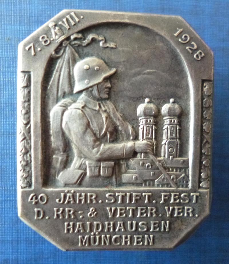 Weimar : German Reichswehr-era Badge Commemorating the 40th Anniversary in 1928 of the Establishment of the Krieger & Veterans League in Haidhausen,