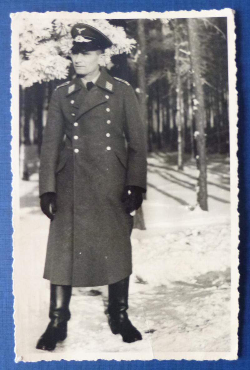 Third Reich : Postcard Full-length Photo of a Luftwaffe Feldwebel.