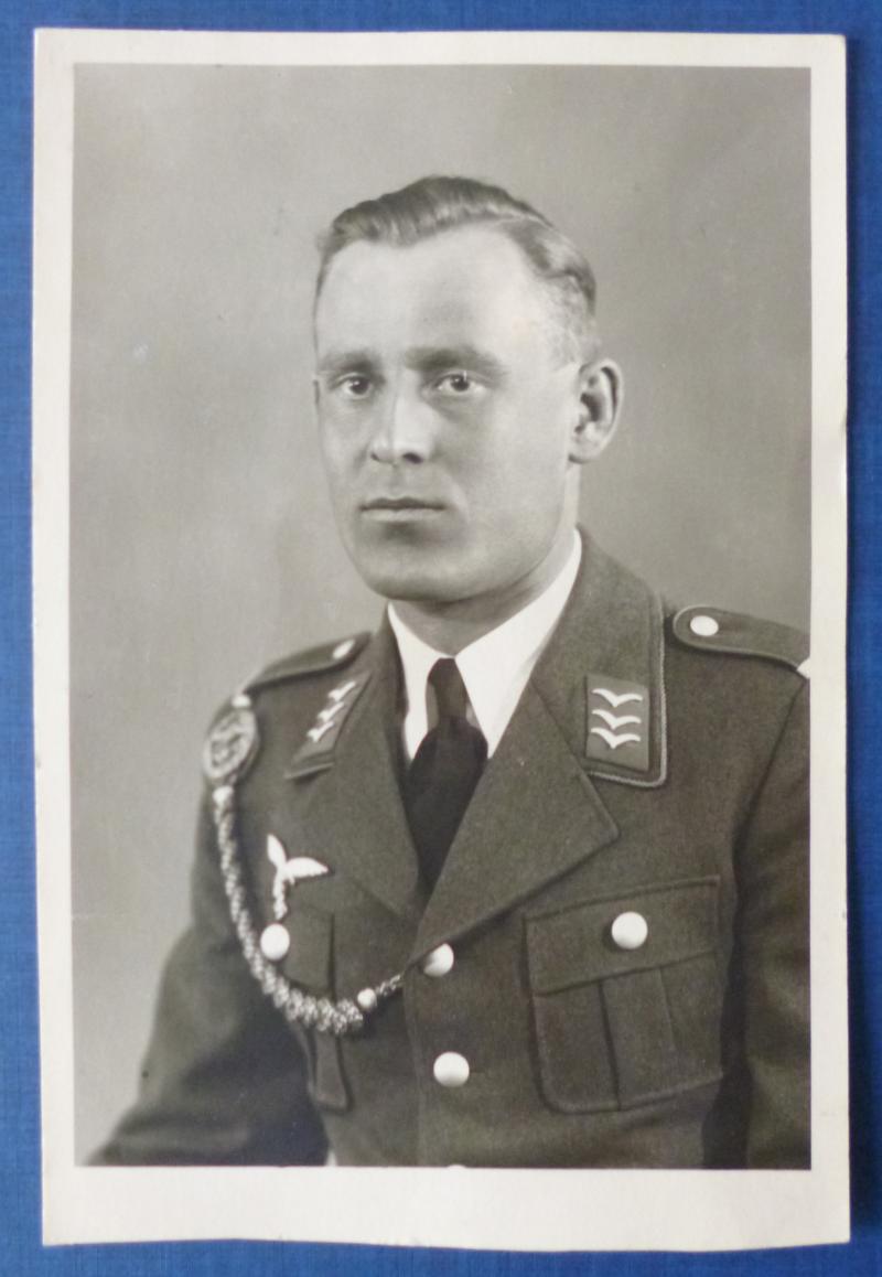 Third Reich : Postcard Portrait-photo of a Luftwaffe Obergefreiter in Service-dress.