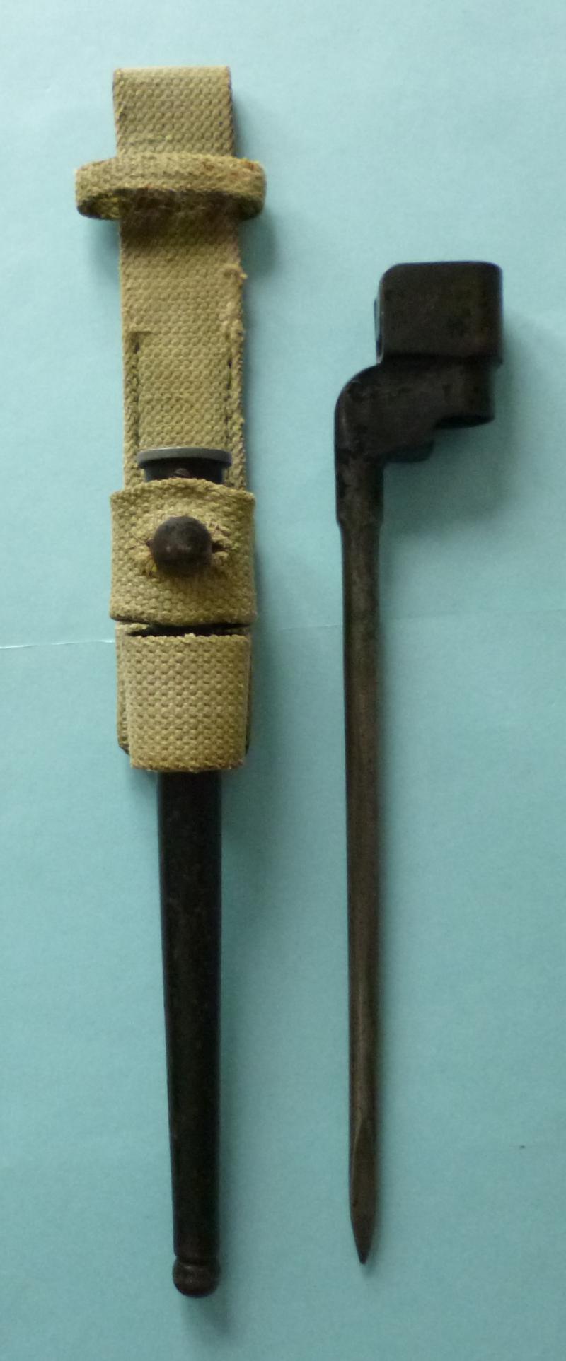 WW2 Lee-Enfield Second Pattern No.4 Mark II Spike Bayonet with Scabbard and Frog.