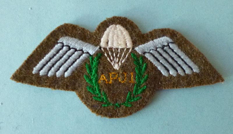 Army Assistant Parachute Jump Instructor's Arm-badge.