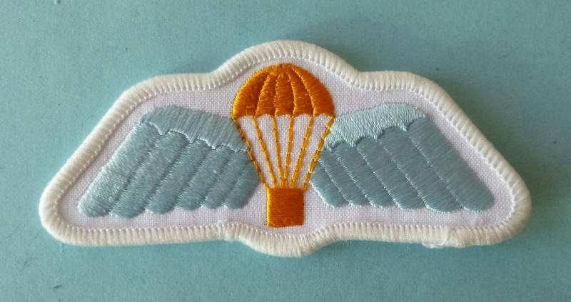 Australia : Army Parachute Wings for White Mess-dress.