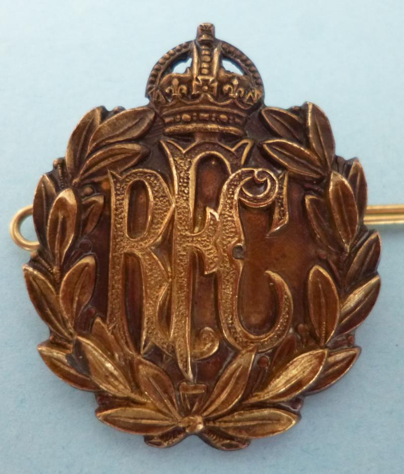 Royal Flying Corps Un-fretted 1916 OR's Cap-badge.