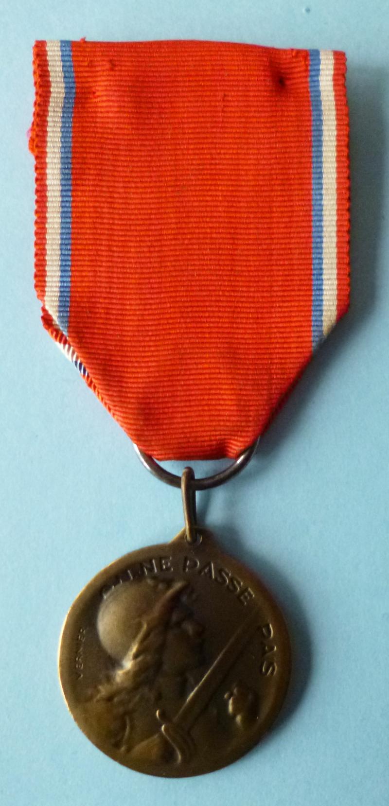 France : WW1 1916 Verdun Medal in Bronze by Vernier.