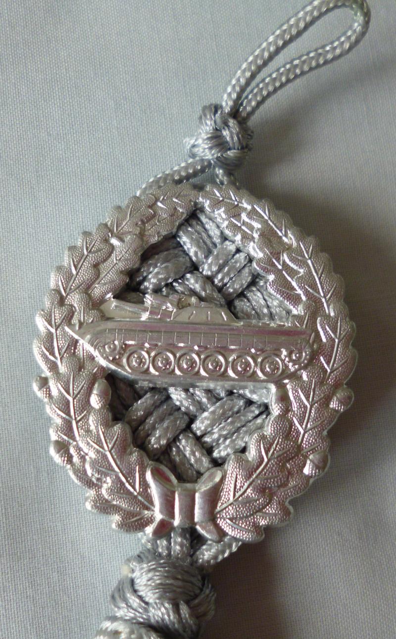 East Germany (DDR) : National Volksarmee (NVA) Armoured Infantry Shooting Cord ( Schützenschnur ).