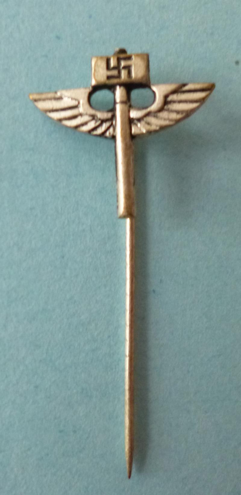 Third Reich : Membership Stick-pin Lapel-badge of the Nationalsozialistische Handweks,-Handels und Gewerbe Organisation (NS-Hago).