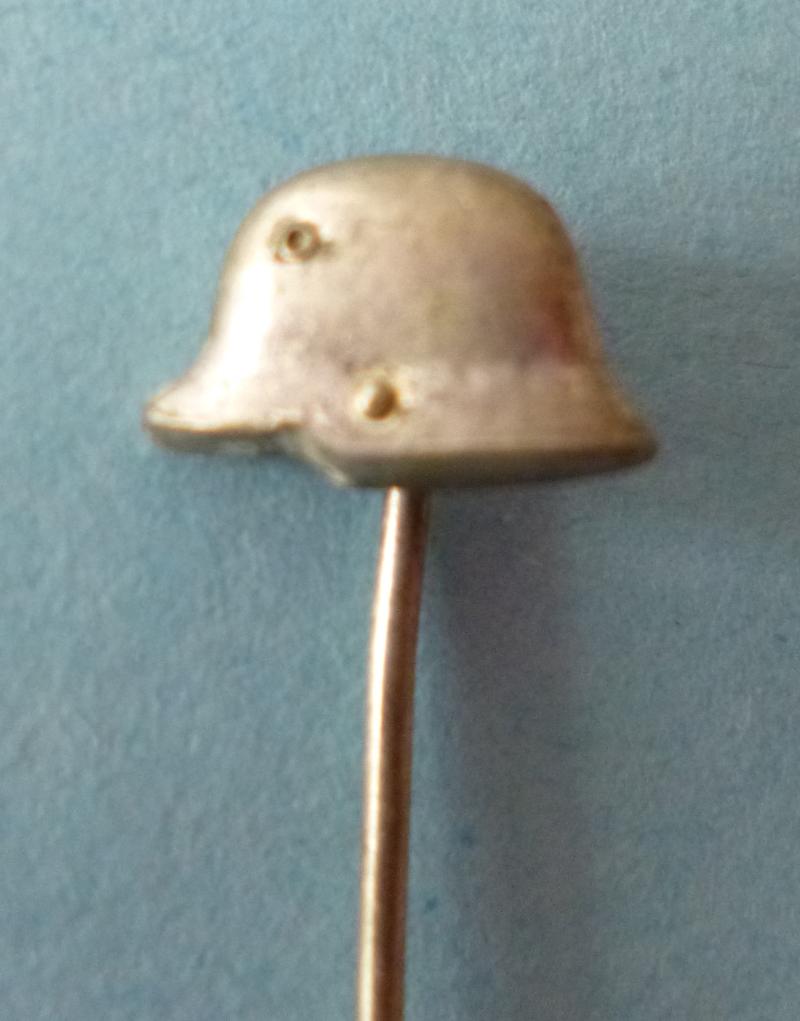 Imperial / Weimar : Der Stahlhelm Bund der Frontsoldaten Pre-1926 Membership Stick-pin Lapel-badge.