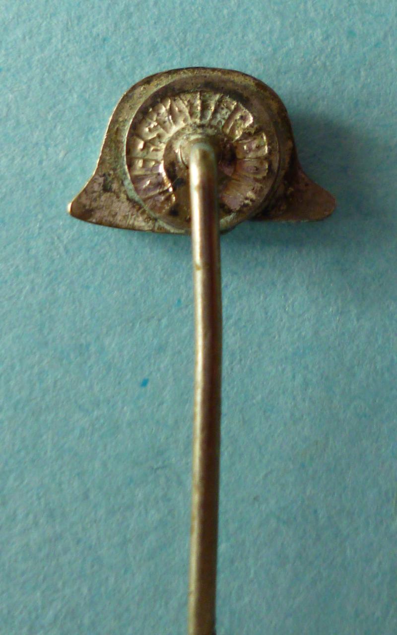 Imperial / Weimar : Der Stahlhelm Bund der Frontsoldaten Pre-1926 Membership Stick-pin Lapel-badge.