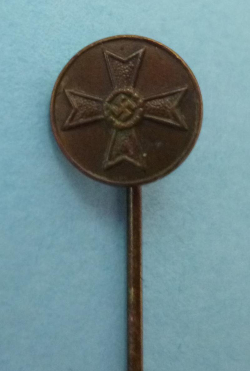 Third Reich : War Merit Medal (Kriegsverdienstmedaille) Stick-pin Miniature Lapel-badge.