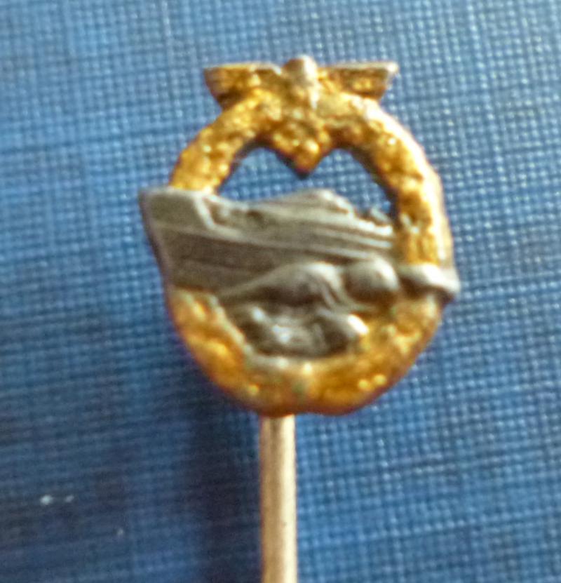 Third Reich : Kriegsmarine Schnellboot-Kriegsabzeichen (E-Boat War-badge) Stickpin Miniature Lapel-badge.