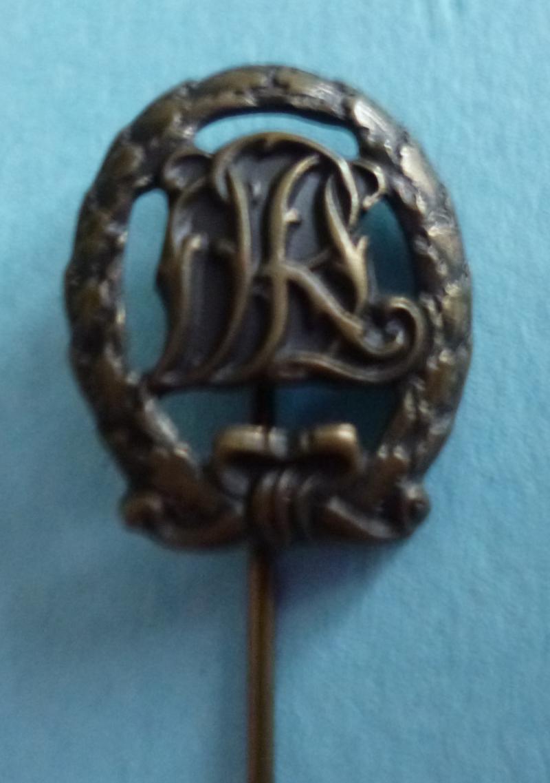 Third Reich : National Sports Badge (DRL) in Bronze Miniature Stickpin Lapel-badge.