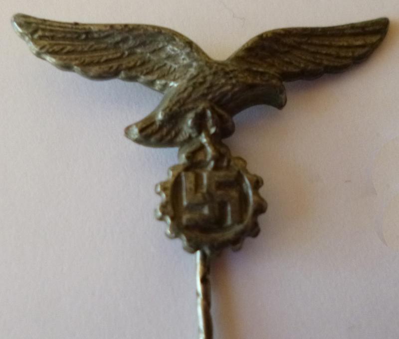 Third Reich : Luftwaffe Heimat-Flakartillerie Members Stickpin Lapel-badge.